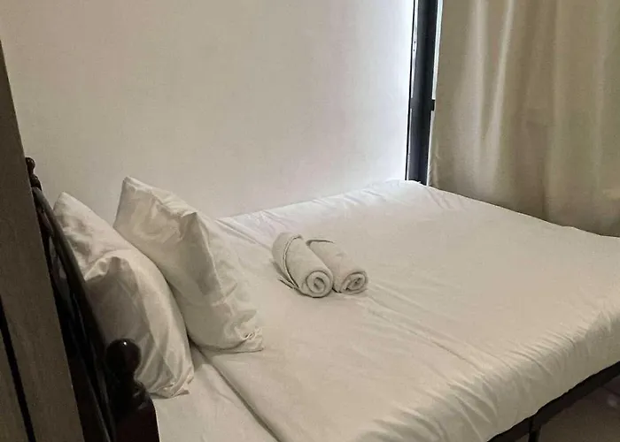 Fame Tower1 2-bedrooms Rms W Aircon Washer Balcony Apartment *